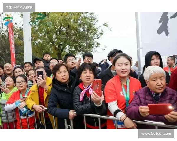 激烈角逐网球赛半决赛选手争锋四强之争决胜时刻全程直播精彩纷呈 激烈角逐网球赛半决赛选手争锋四强之争决胜时刻全程直播精彩纷呈