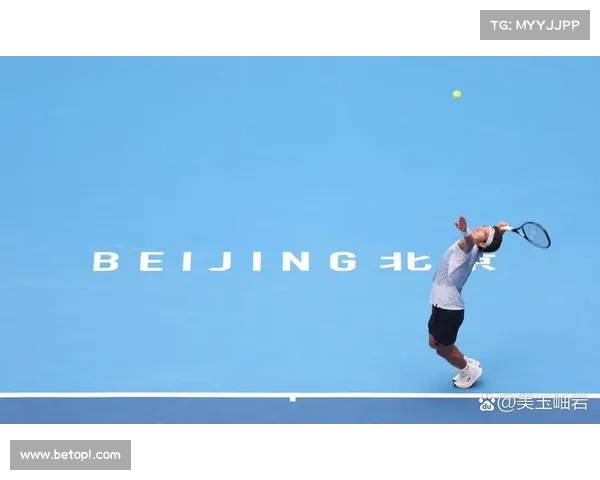 网球赛场激烈角逐精彩纷呈,赛事背后的拼搏与梦想全面解析 网球赛场激烈角逐精彩纷呈,赛事背后的拼搏与梦想全面解析